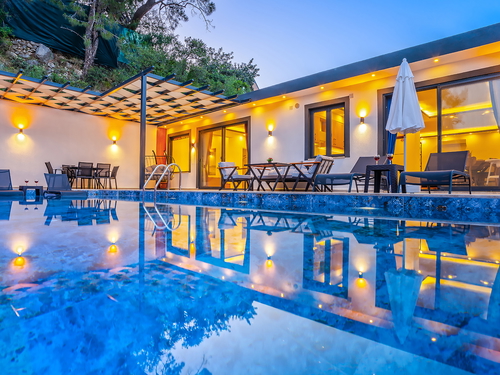  gece  -  Kasım
  | Kalkan İslamlar Muhafazakar Villa (4 Kişilik, Korunaklı Havuzlu, Jakuzili Seçenekli)